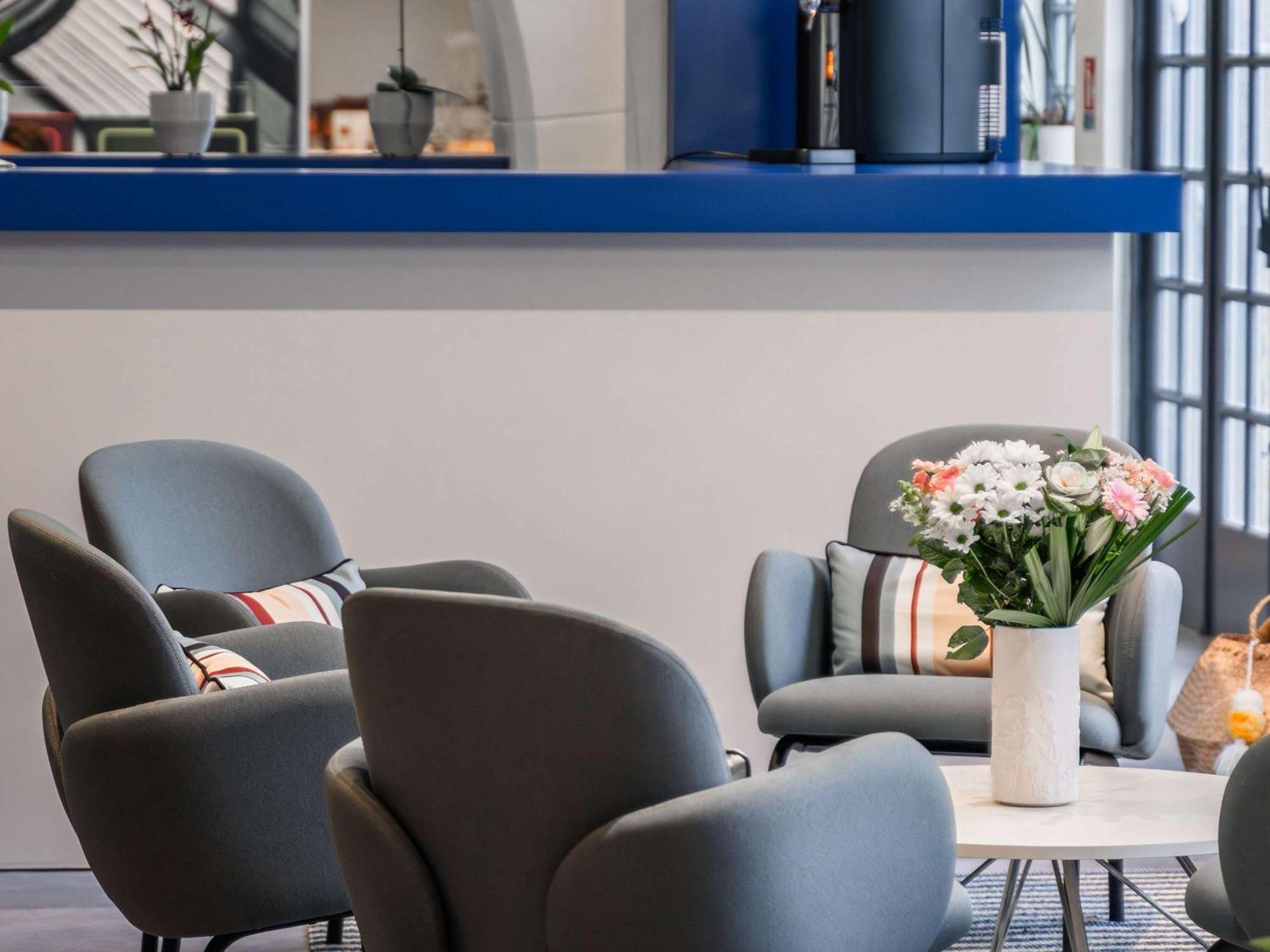 Ibis Styles Vannes Gare Centre Exterior foto