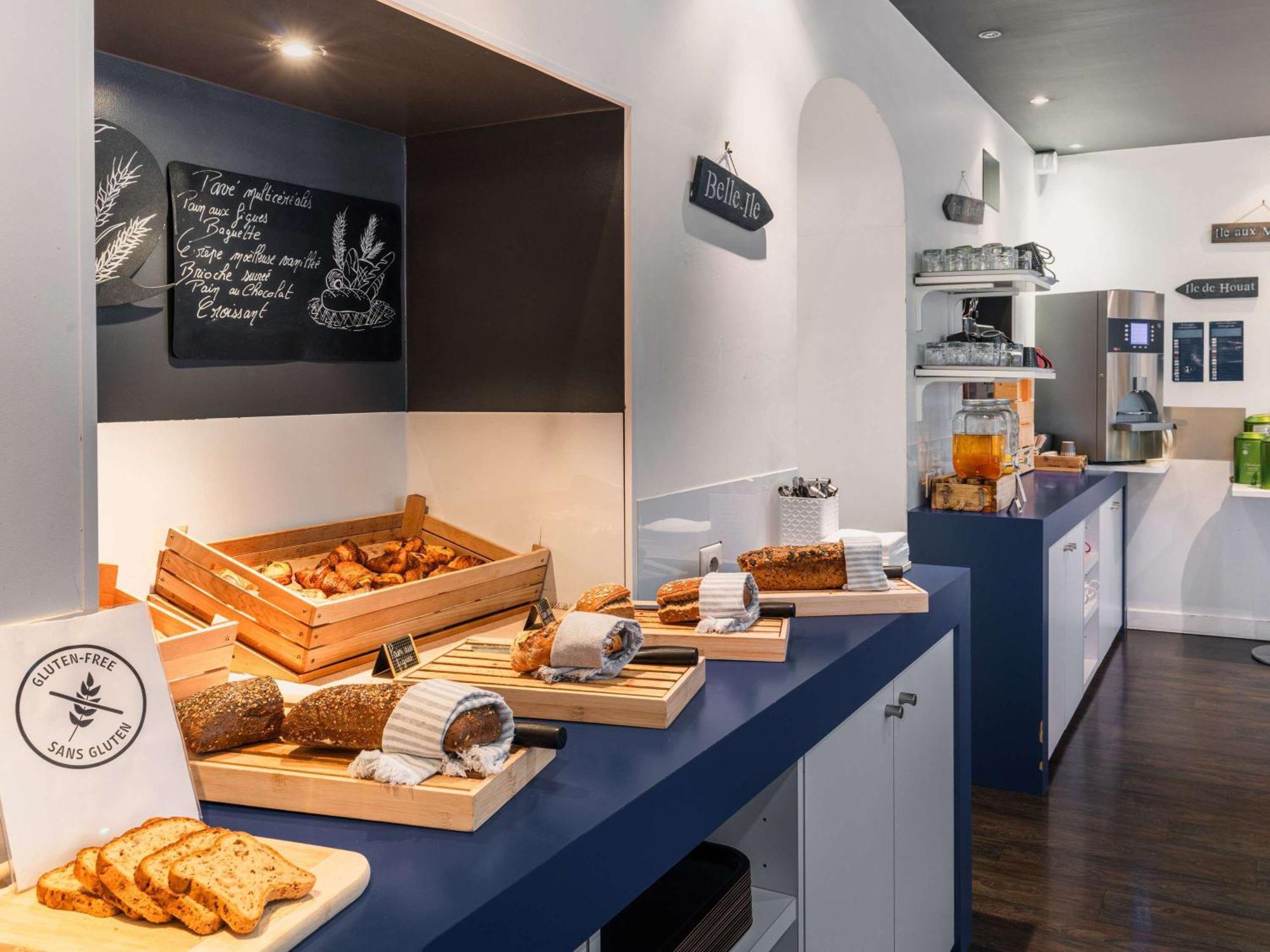 Ibis Styles Vannes Gare Centre Exterior foto