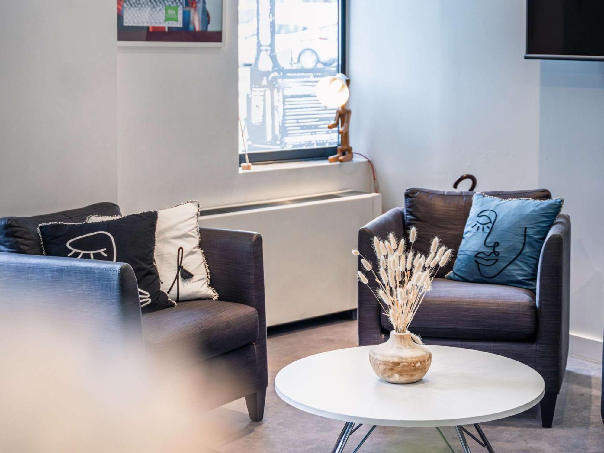 Ibis Styles Vannes Gare Centre Exterior foto